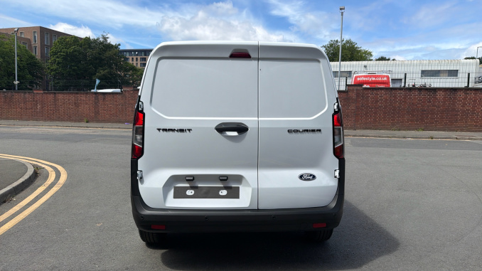 Ford Transit Courier Diesel 1.5 EcoBlue Trend Van - Image 11
